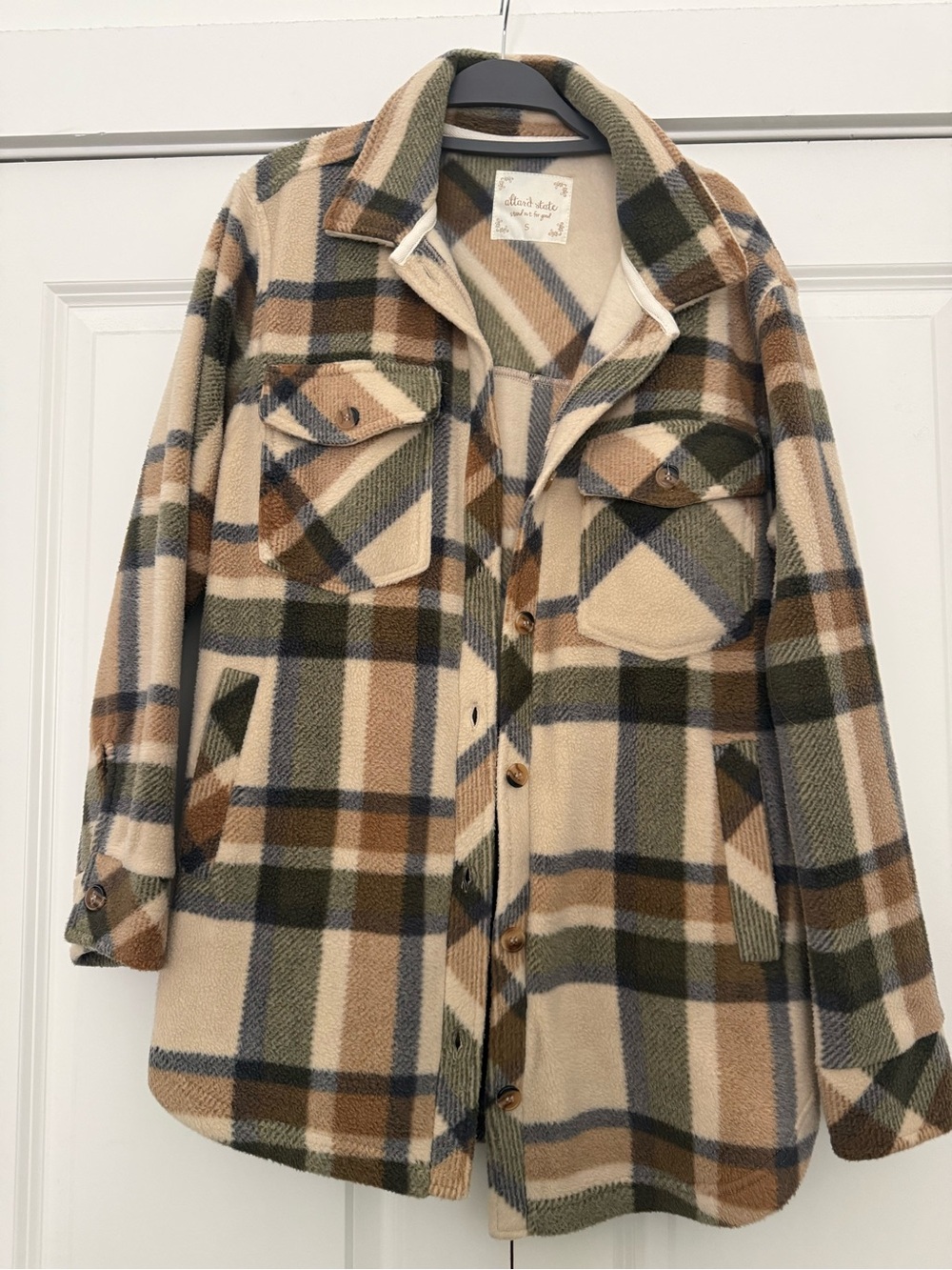 Alter’d State- Sandwash Plaid Shacket Jacket in Beige, Olive & Navy- Size M